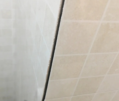 临清瓷砖空鼓维修公司分享阳台瓷砖脱落的修复过程可以分为以下几个步骤